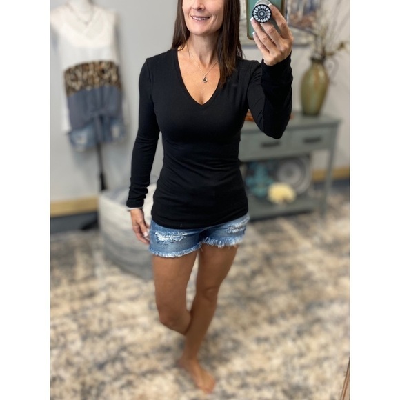 🎀PLUS V-Neck Long Sleeve Soft Top Black 1222 - Picture 1 of 6